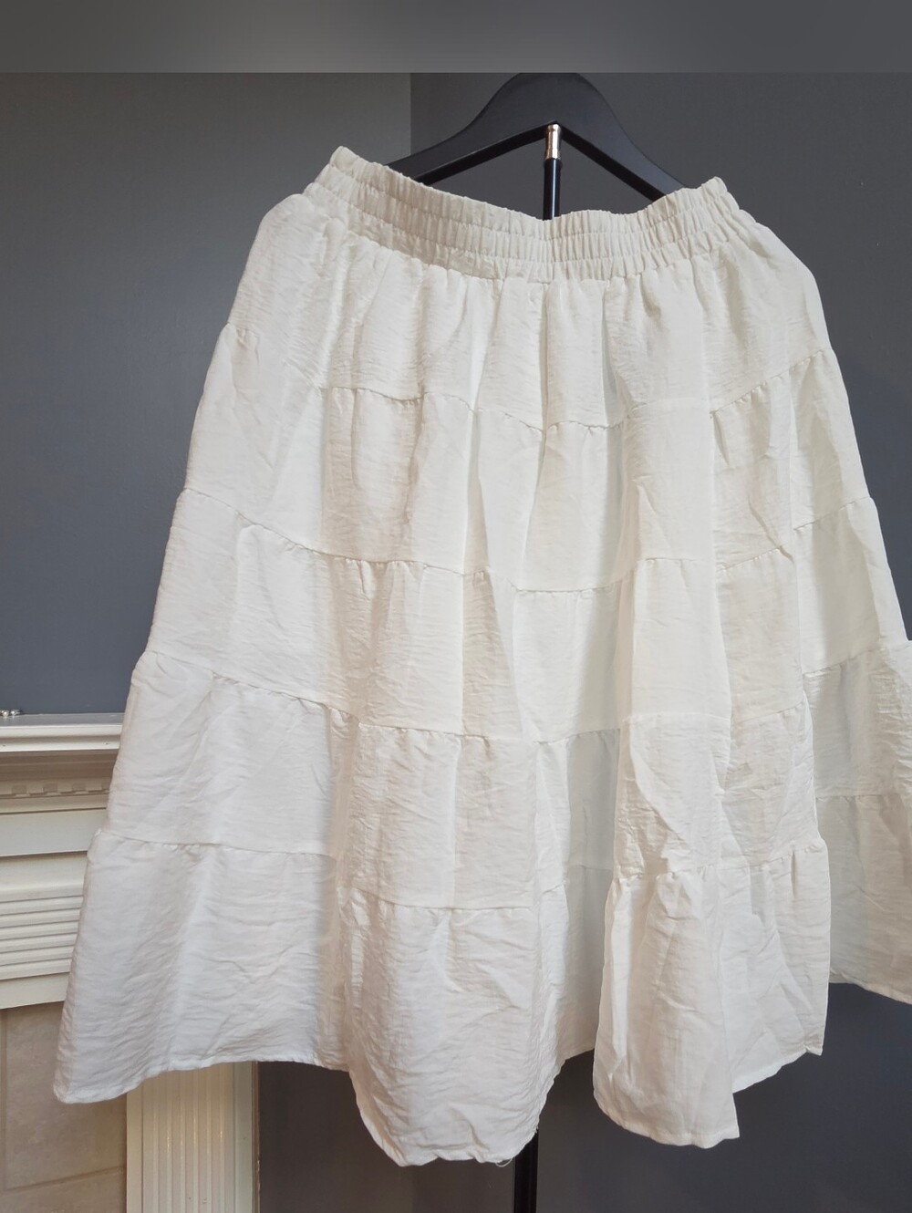 ✨️ NWT✨️ White Elastic Cotton Linen Blend Midi Skirt  Size Med.